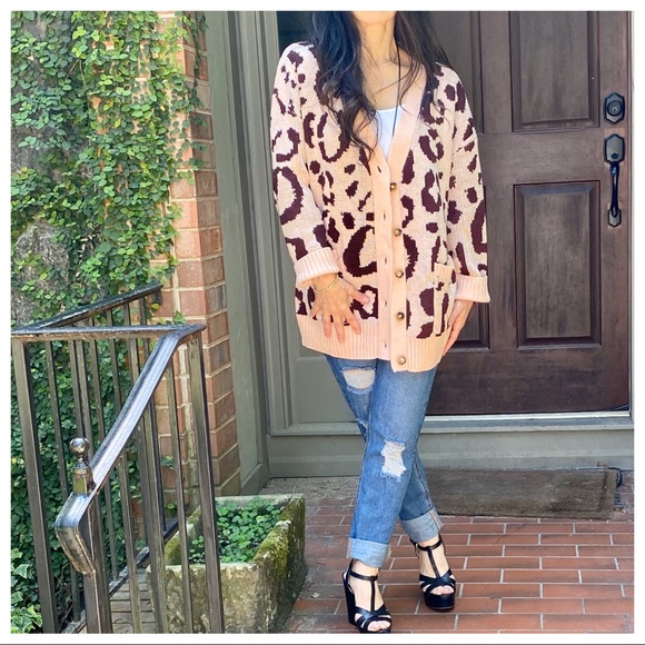 ✨ONE DAY SALE✨LEOPARD CHIC POCKET CARDIGAN - Picture 3 of 6